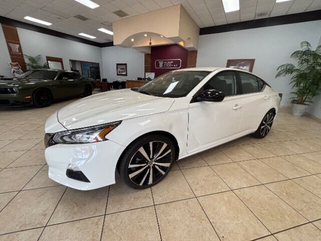 2022 Nissan Altima SR FWD