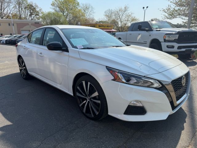 2022 Nissan Altima SR FWD