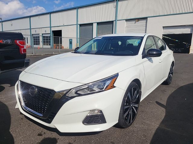 2022 Nissan Altima SR FWD