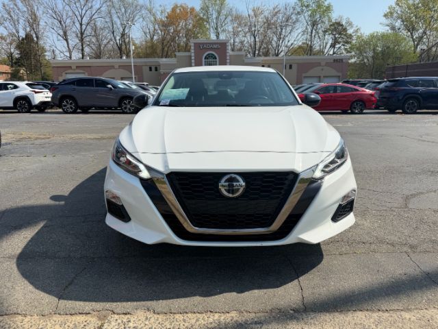 2022 Nissan Altima SR FWD