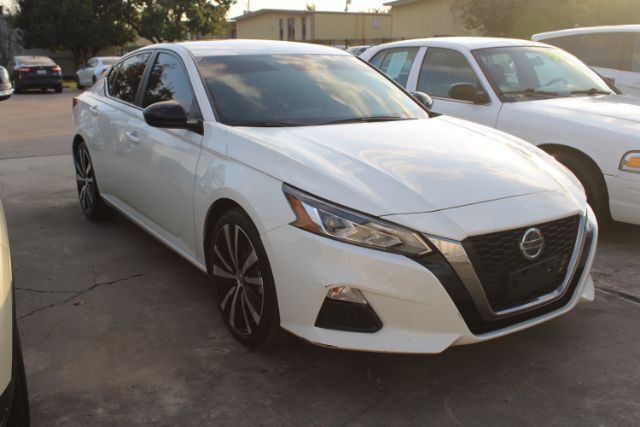 2022 Nissan Altima SR FWD