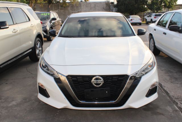 2022 Nissan Altima SR FWD