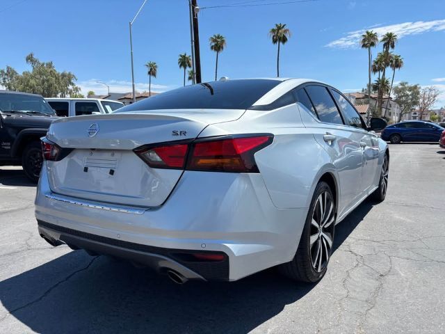2022 Nissan Altima SR FWD