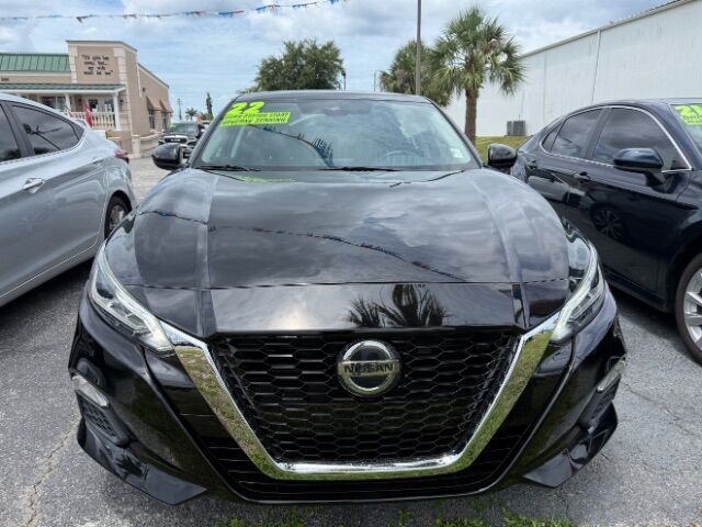 2022 Nissan Altima SR FWD