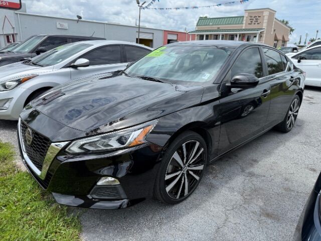 2022 Nissan Altima SR FWD