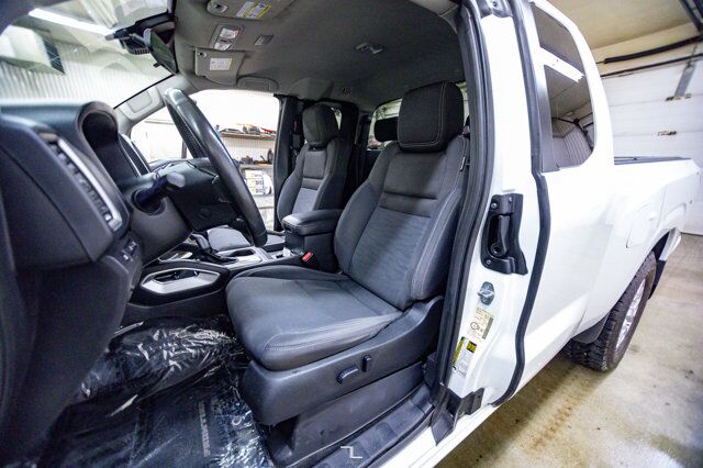 2022 Nissan Frontier 4X4 King Cab SV BCam Heated Seats Red Deer AB