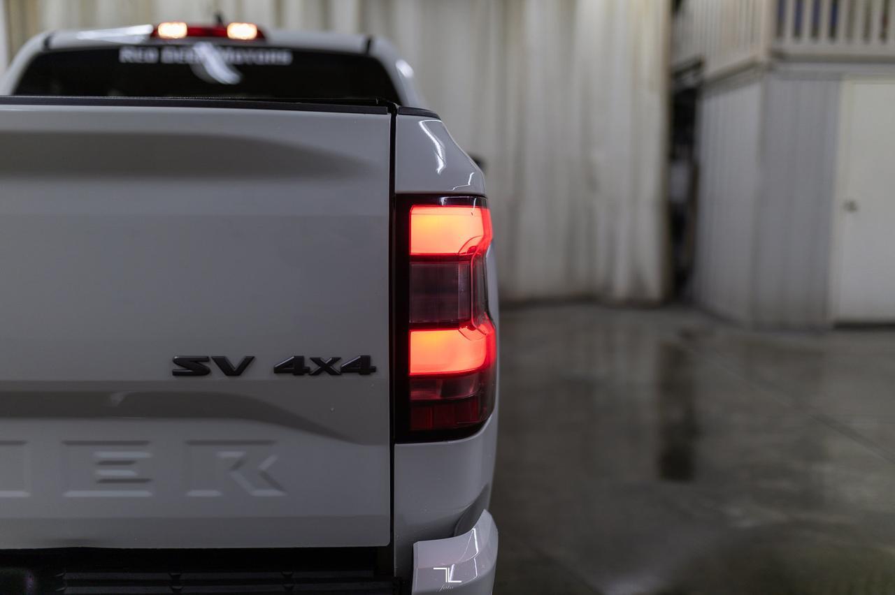 2022 Nissan Frontier 4X4 King Cab SV BCam Heated Seats Red Deer AB