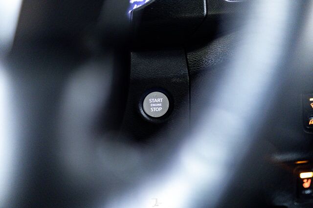 2022 Nissan Frontier 4X4 King Cab SV BCam Heated Seats Red Deer AB