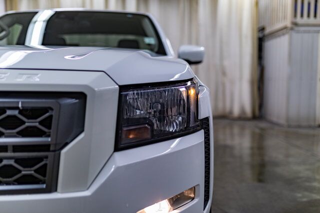 2022 Nissan Frontier 4X4 King Cab SV BCam Heated Seats Red Deer AB