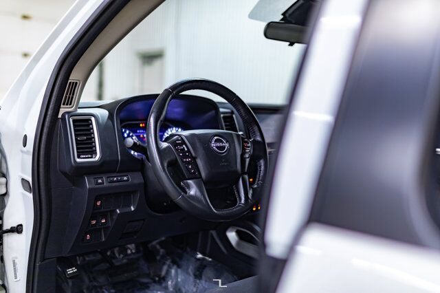 2022 Nissan Frontier 4X4 King Cab SV BCam Heated Seats Red Deer AB