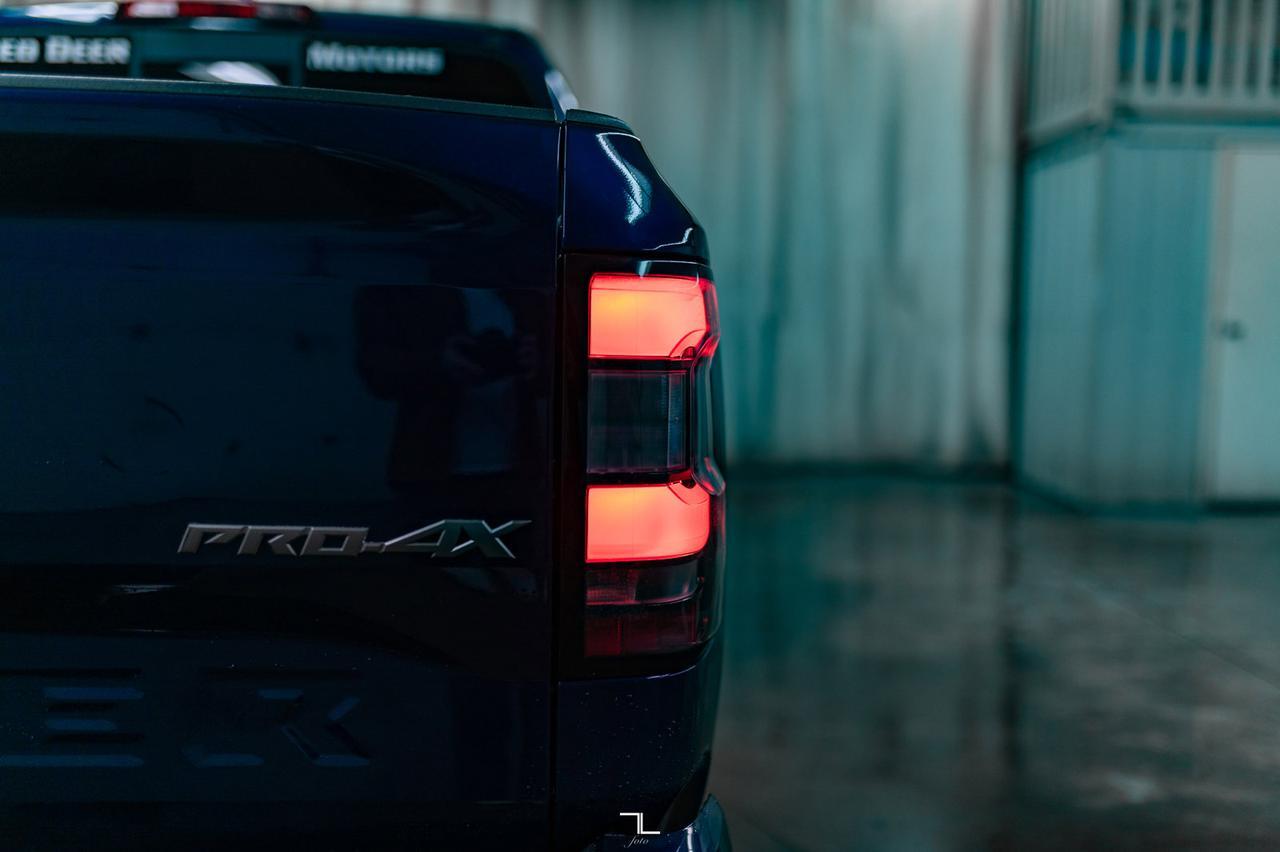 2022 Nissan Frontier 4x4 Crew Cab Pro-4X Leather Roof Nav BCam Red Deer AB