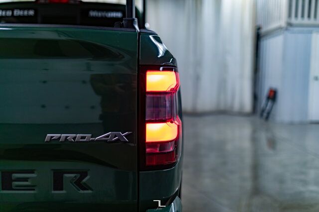 2022 Nissan Frontier 4x4 Crew Cab Pro-4X Leather Roof Nav Tent Red Deer AB