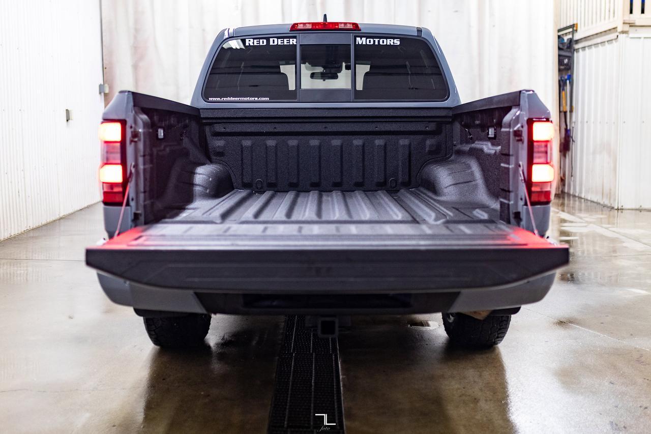 2022 Nissan Frontier 4x4 Crew Cab Pro-4X Nav Roof BCam Red Deer AB