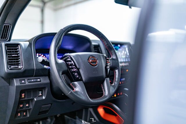 2022 Nissan Frontier 4x4 Crew Cab Pro-4X Nav Roof BCam Red Deer AB