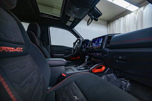 2022 Nissan Frontier 4x4 Crew Cab Pro-4X Nav Roof BCam Red Deer AB