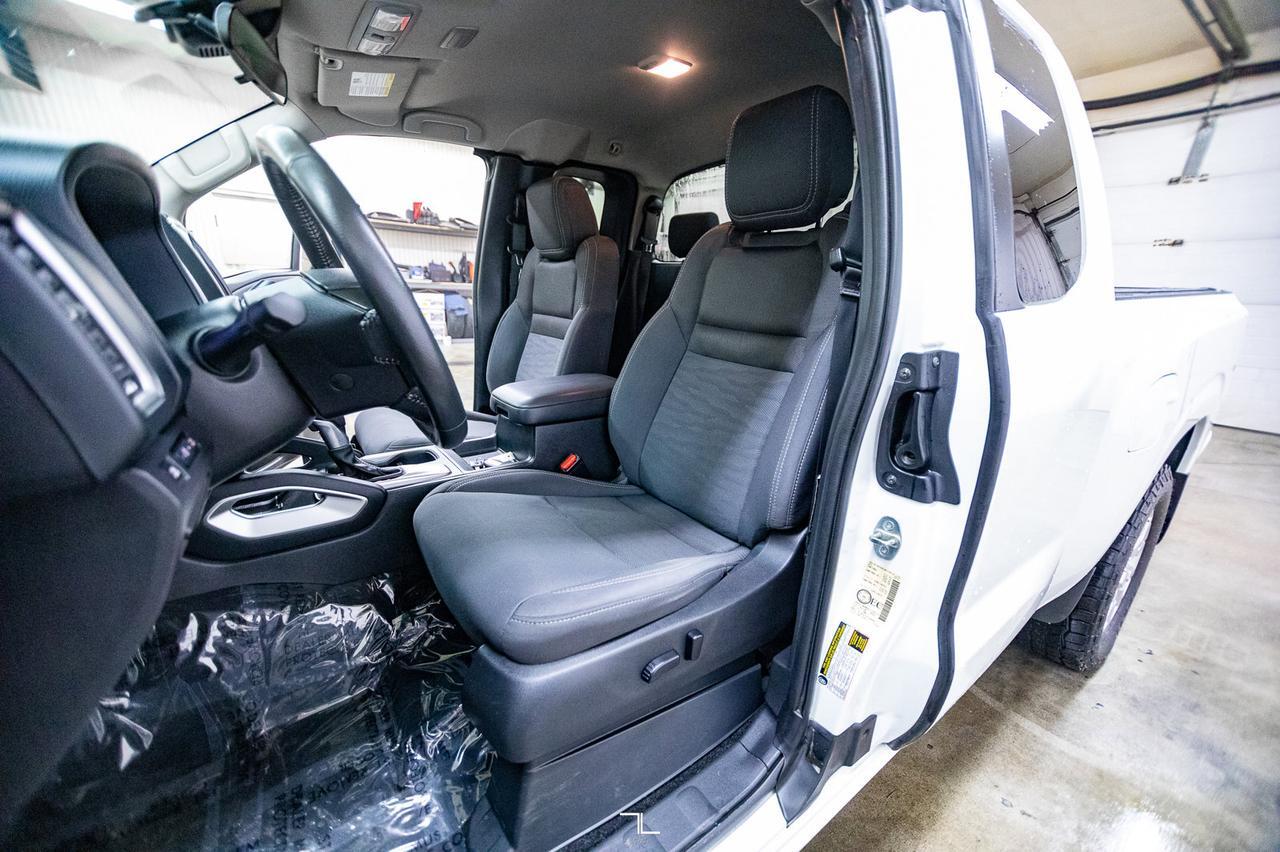 2022 Nissan Frontier 4x4 King Cab SV BCam Red Deer AB