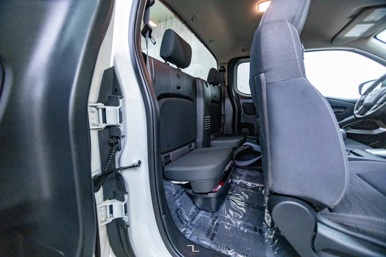 2022 Nissan Frontier 4x4 King Cab SV BCam Red Deer AB