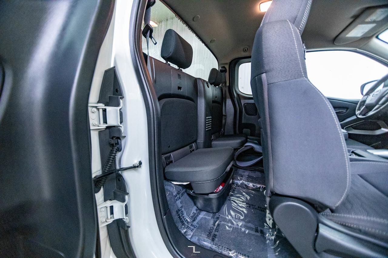 2022 Nissan Frontier 4x4 King Cab SV BCam Red Deer AB