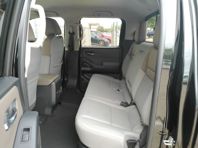 2022 Nissan Frontier Crew Cab SV 4x2 Plano TX