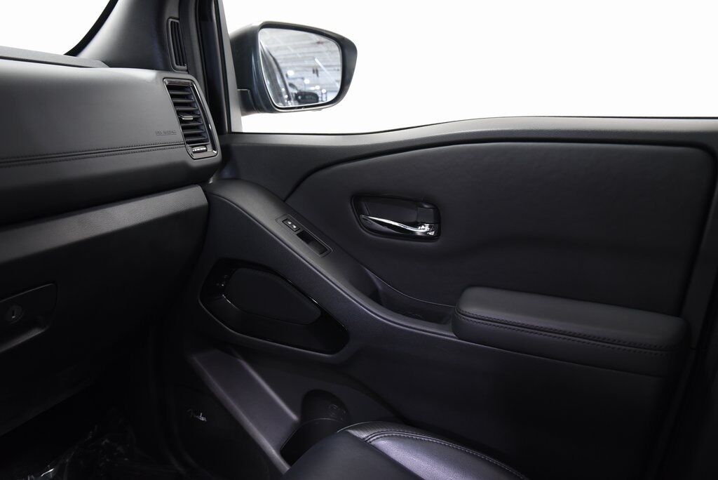 2022 Nissan Frontier PRO-4X Akron
