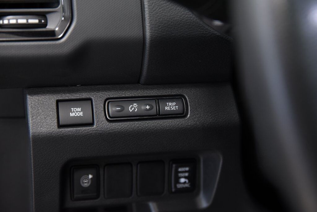 2022 Nissan Frontier PRO-4X Akron