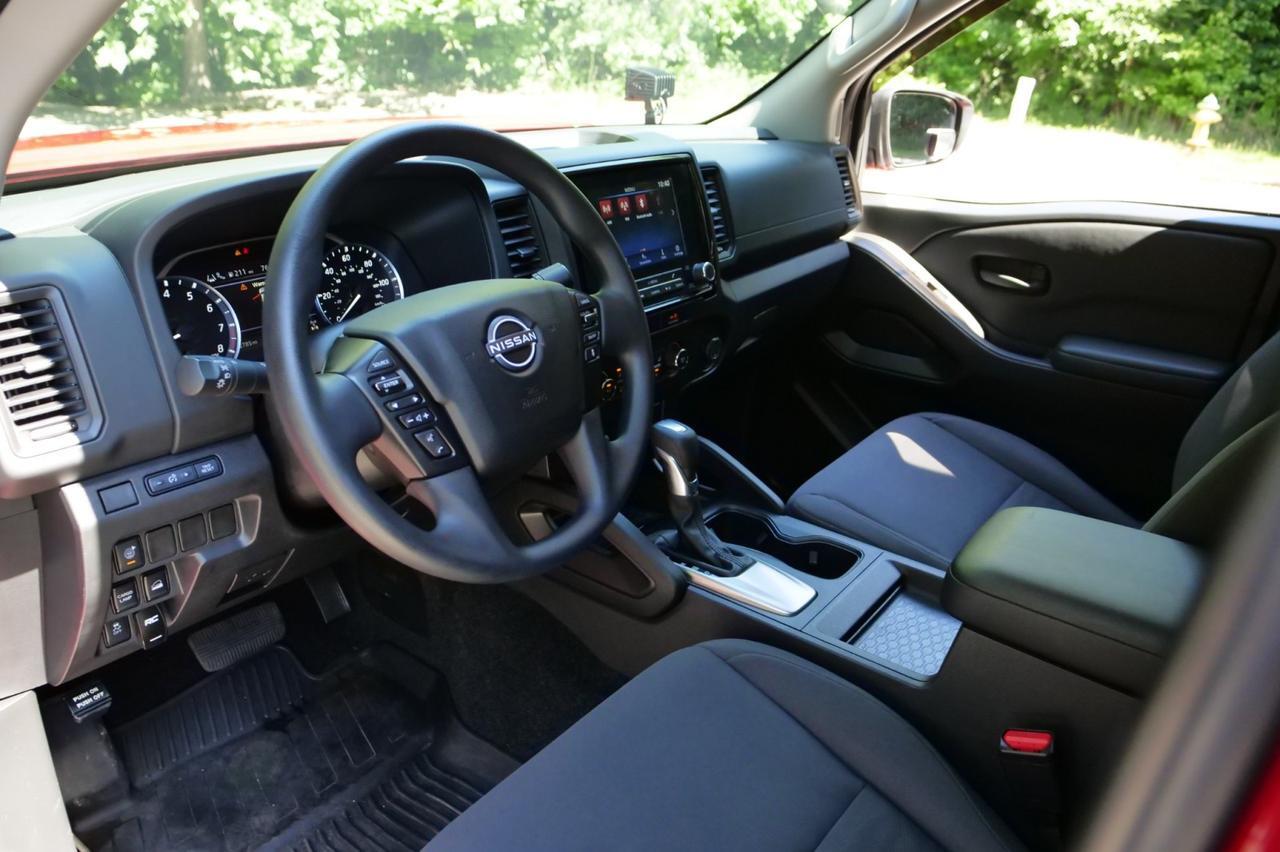 2022 Nissan Frontier S 4X4 / King Cab / Technology Package / 3.8L V6! Lincolnton NC