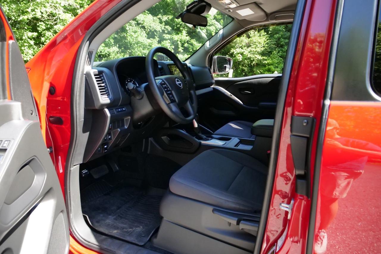 2022 Nissan Frontier S 4X4 / King Cab / Technology Package / 3.8L V6! Lincolnton NC