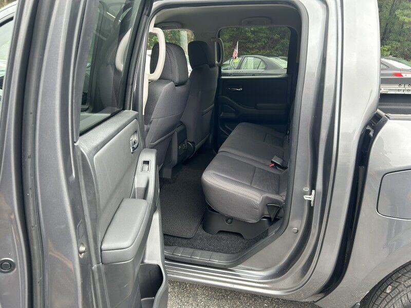 2022 Nissan Frontier SV - 1 OWNER - CONVENIENCE & TECHNOLOGY PACKAGES Whitinsville MA