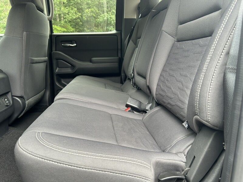 2022 Nissan Frontier SV - 1 OWNER - CONVENIENCE & TECHNOLOGY PACKAGES Whitinsville MA