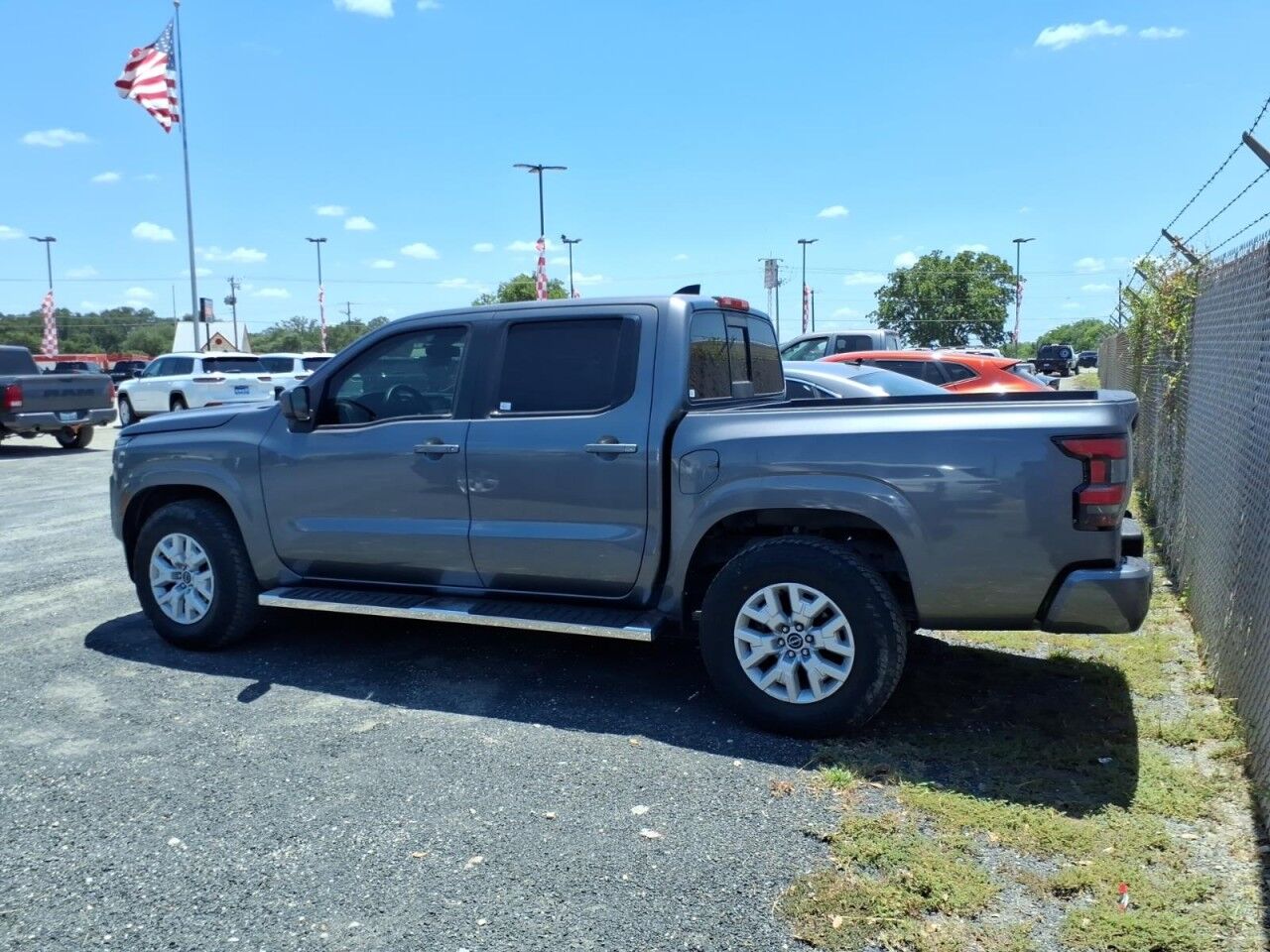 2022 Nissan Frontier SV