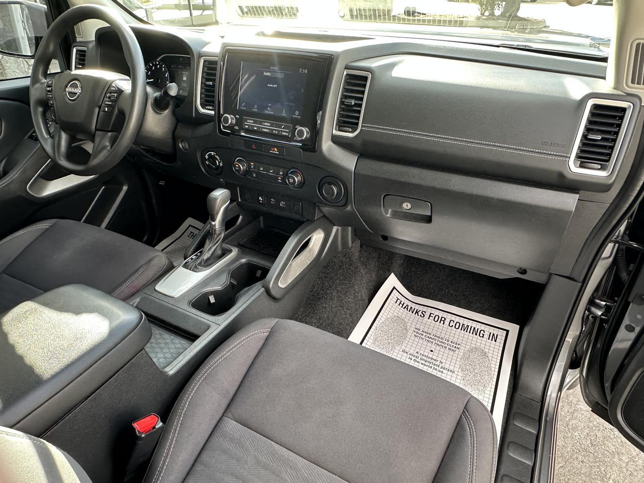 2022 Nissan Frontier SV