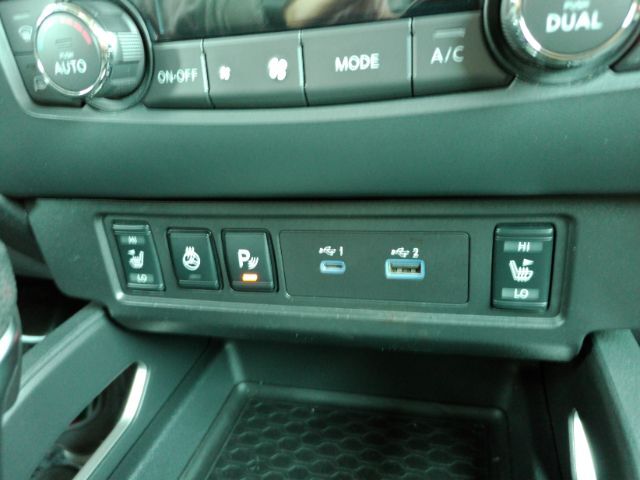 2022 Nissan Frontier SV Premium Crew Cab 2WD Plano TX