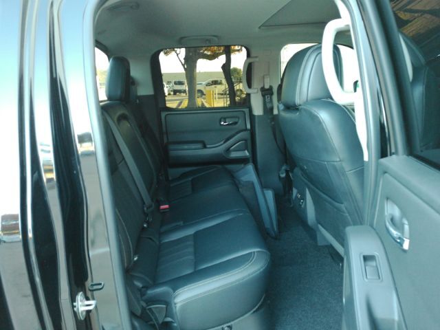 2022 Nissan Frontier SV Premium Crew Cab 2WD Plano TX