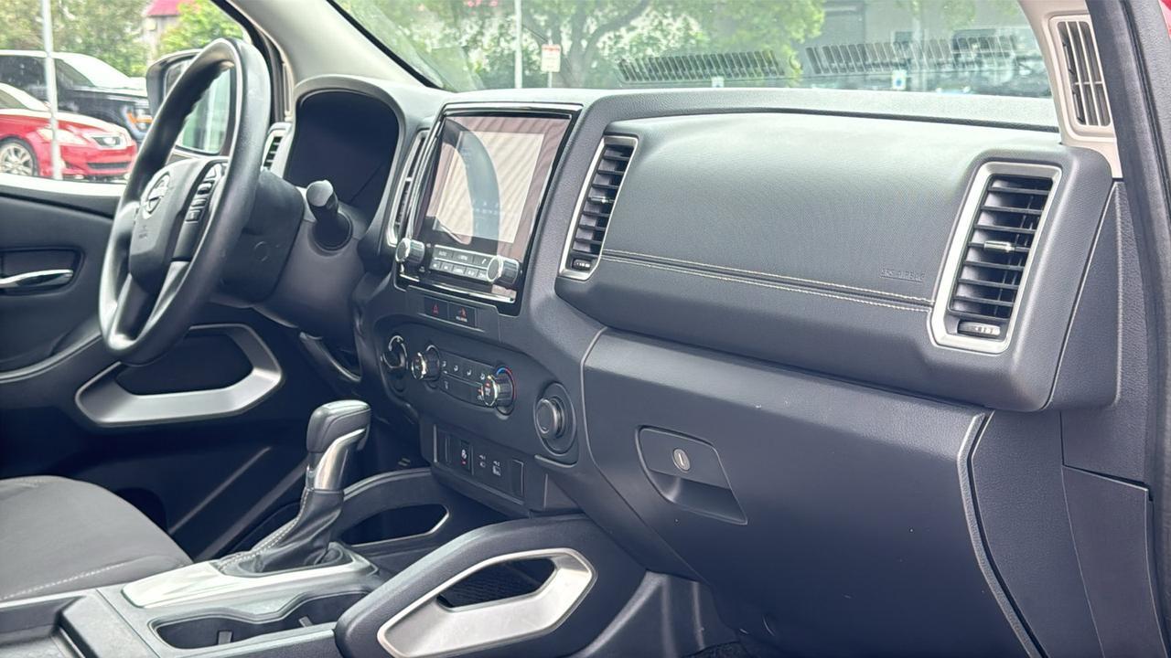 2022 Nissan Frontier SV  Selma TX