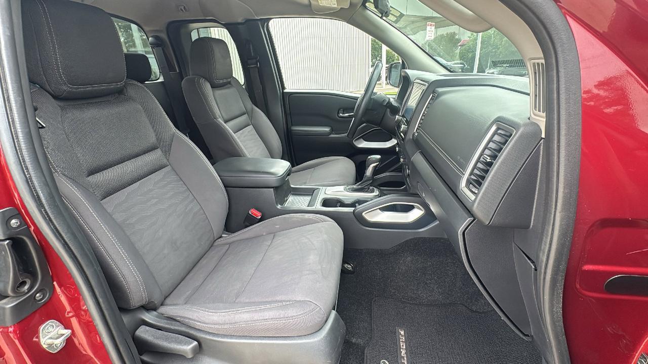 2022 Nissan Frontier SV  Selma TX