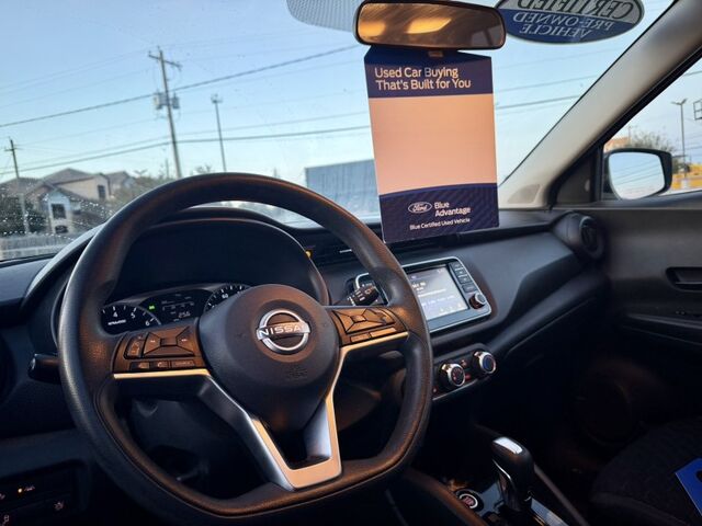 2022 Nissan Kicks S  TX