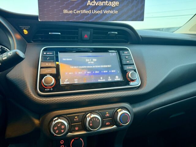 2022 Nissan Kicks S  TX