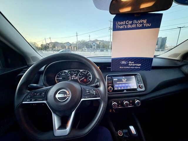 2022 Nissan Kicks S  TX