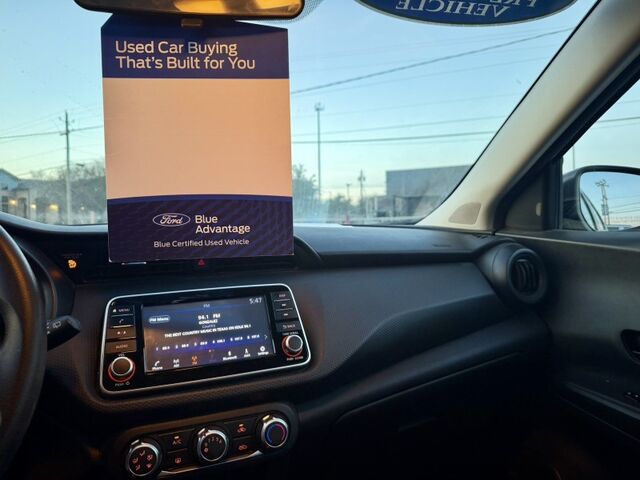 2022 Nissan Kicks S  TX