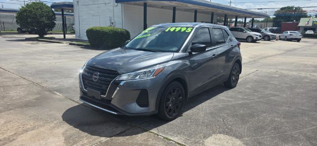 2022 Nissan Kicks S Xtronic CVT