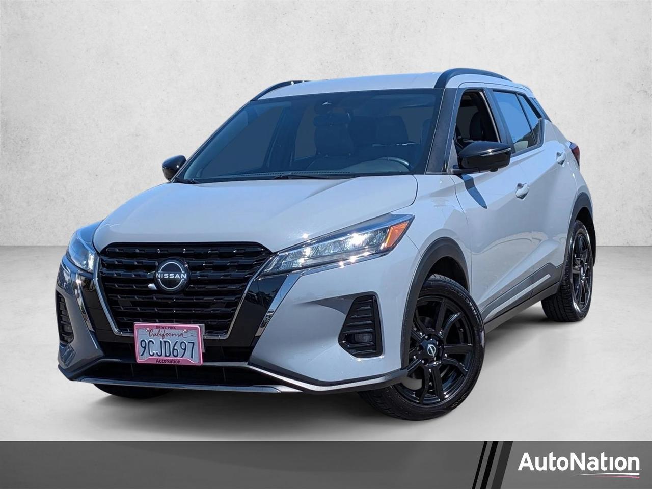 2022 Nissan Kicks SR
