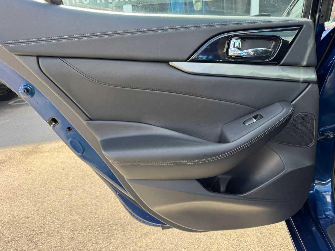 2022 Nissan Maxima SV Sedan 4D