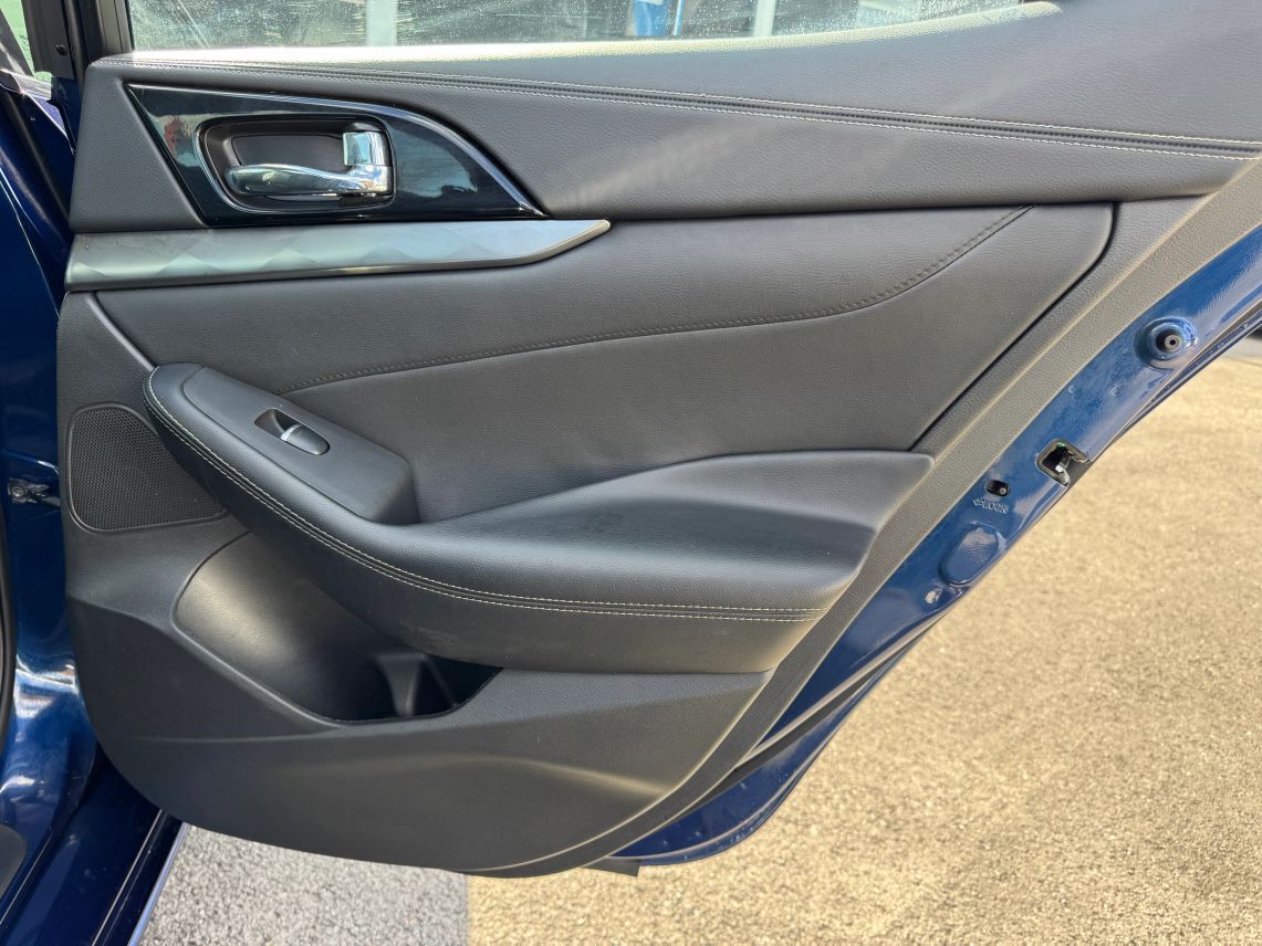 2022 Nissan Maxima SV Sedan 4D