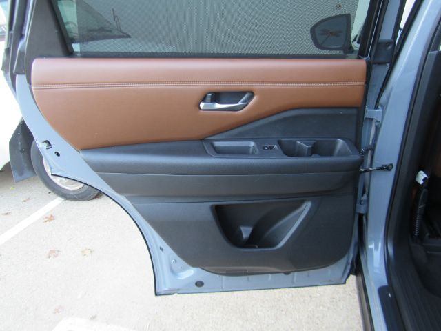 2022 Nissan Pathfinder Platinum 4WD Plano TX