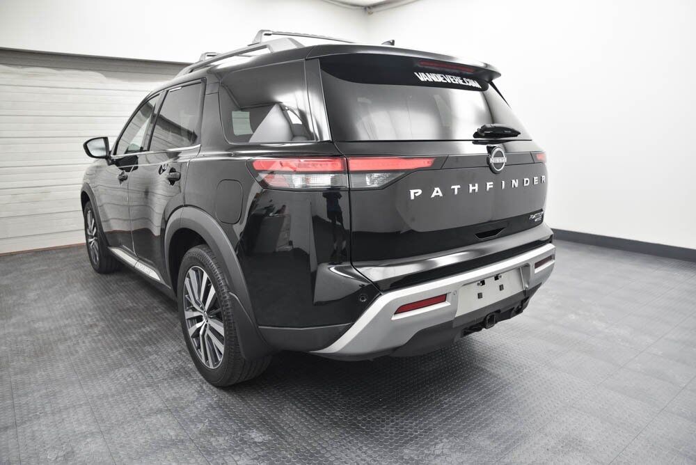 2022 Nissan Pathfinder Platinum Akron OH