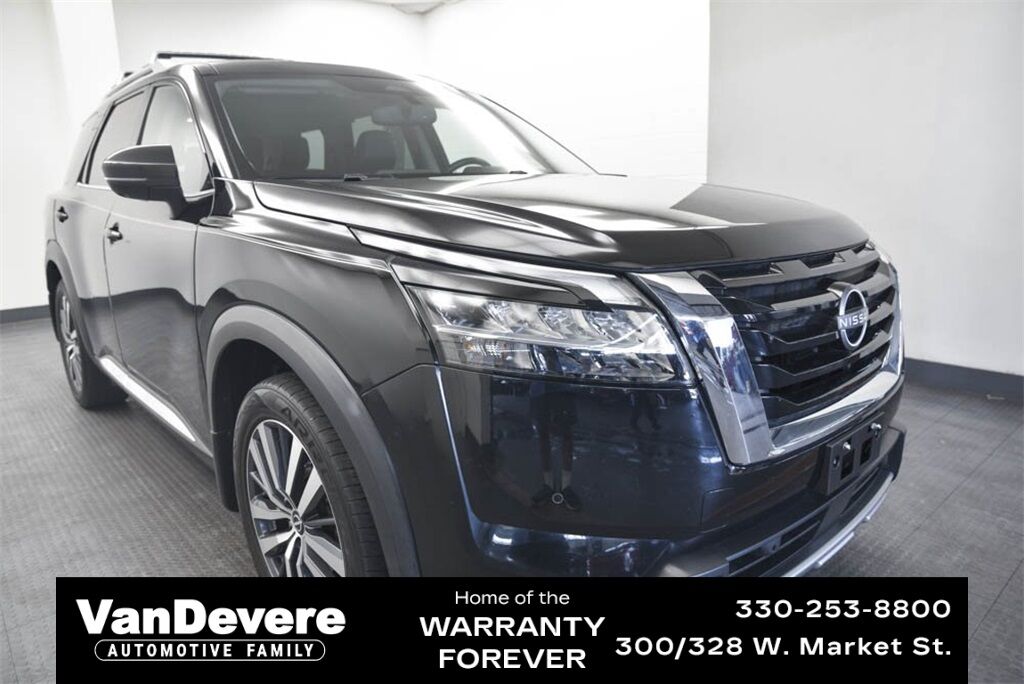 2022 Nissan Pathfinder Platinum Akron OH