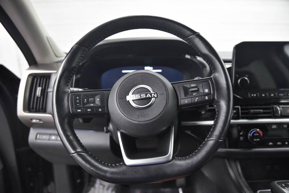 2022 Nissan Pathfinder Platinum Akron OH