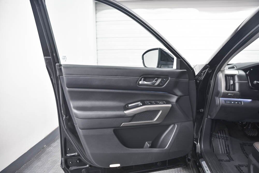 2022 Nissan Pathfinder Platinum Akron OH