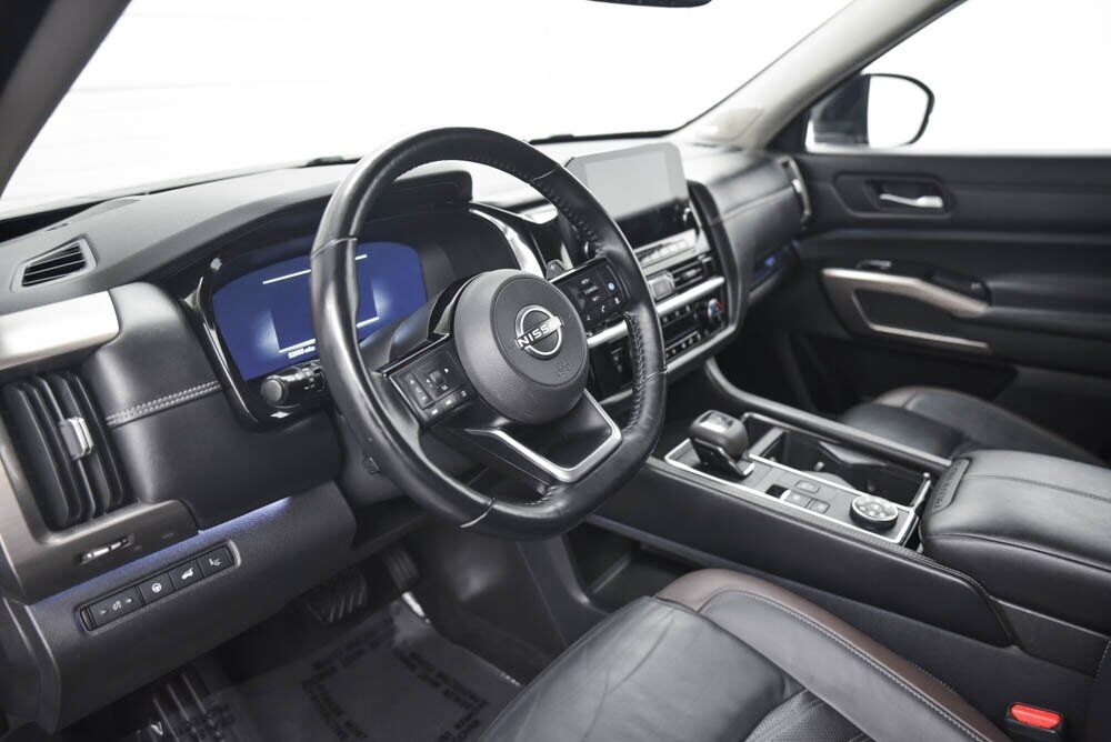 2022 Nissan Pathfinder Platinum Akron OH