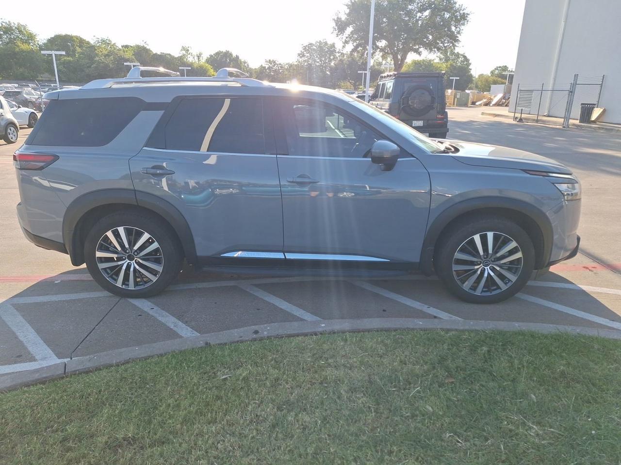 2022 Nissan Pathfinder Platinum Hurst TX